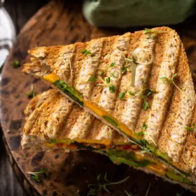 toast gesund kaese tomaten getoastet herzhaft schinken