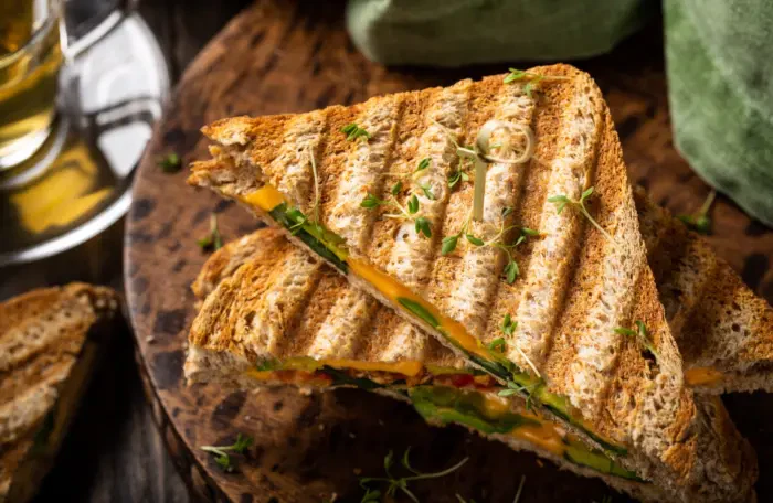 toast gesund kaese tomaten getoastet herzhaft schinken